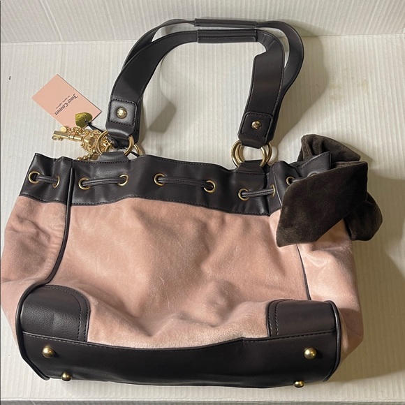 🆕listing…Juicy Couture Key Juicy Tote - Picture 2 of 5